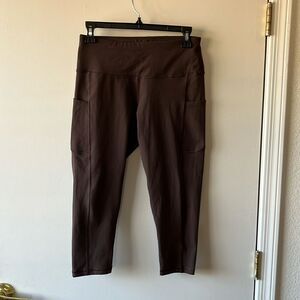 Iuga Cropped leggings Size Medium GUC Brown